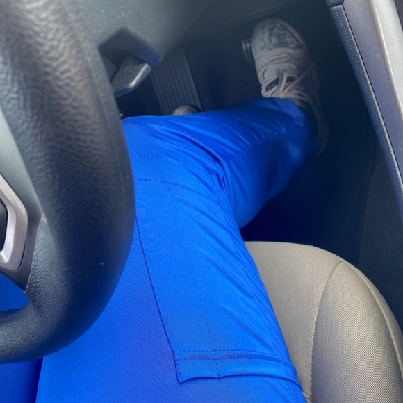 2pc STRECTHY JOGGER SCRUB SET. - Picture 4 of 5